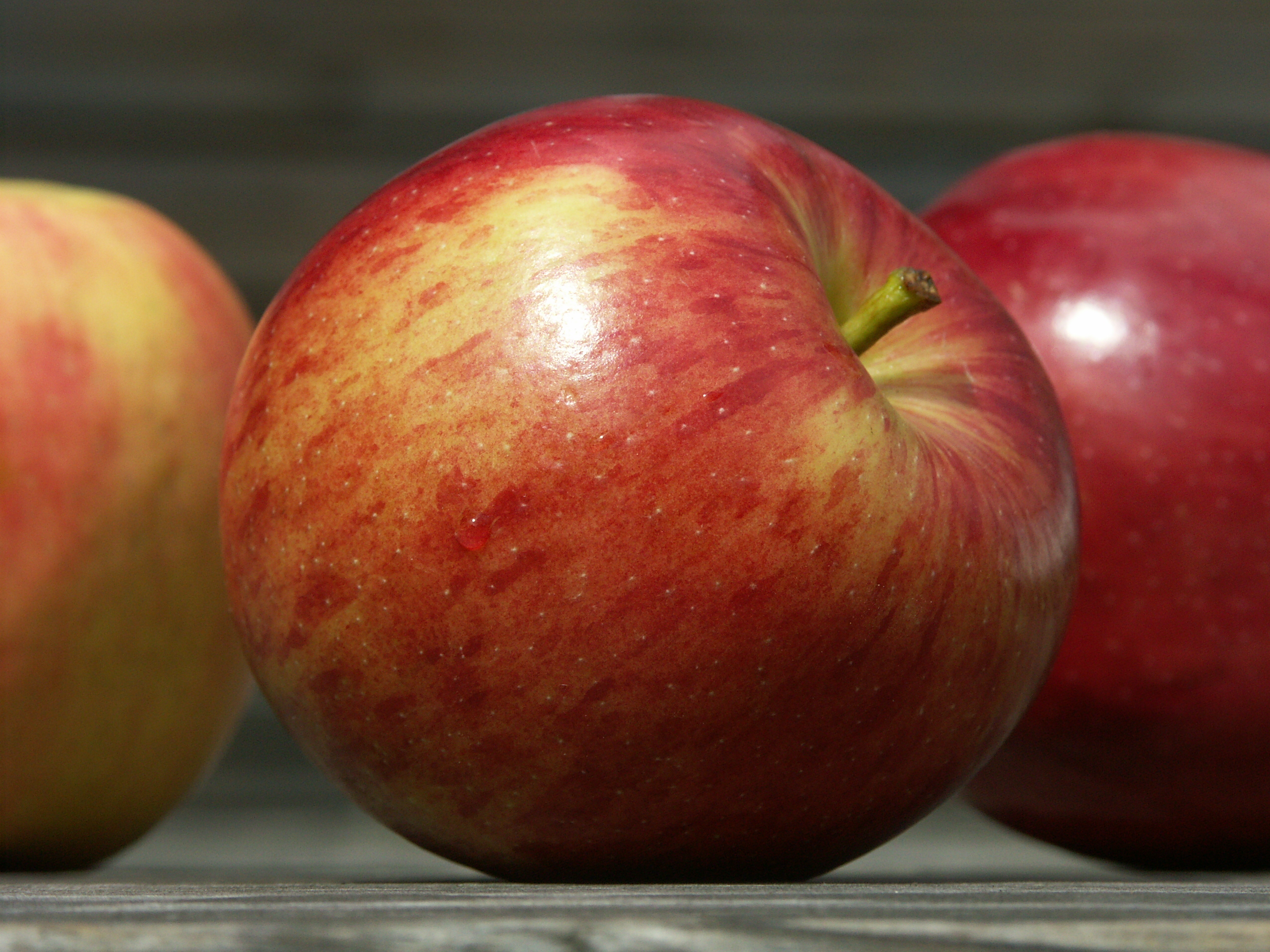 An image of apples